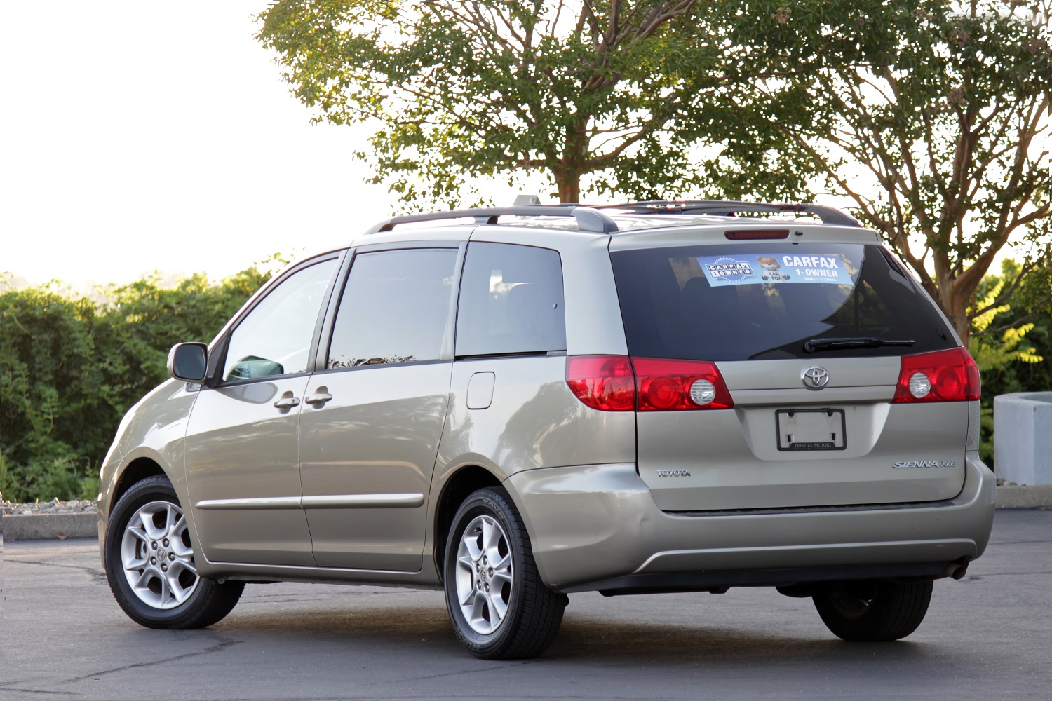 2006 Toyota Sienna XLE | Prestige Motors